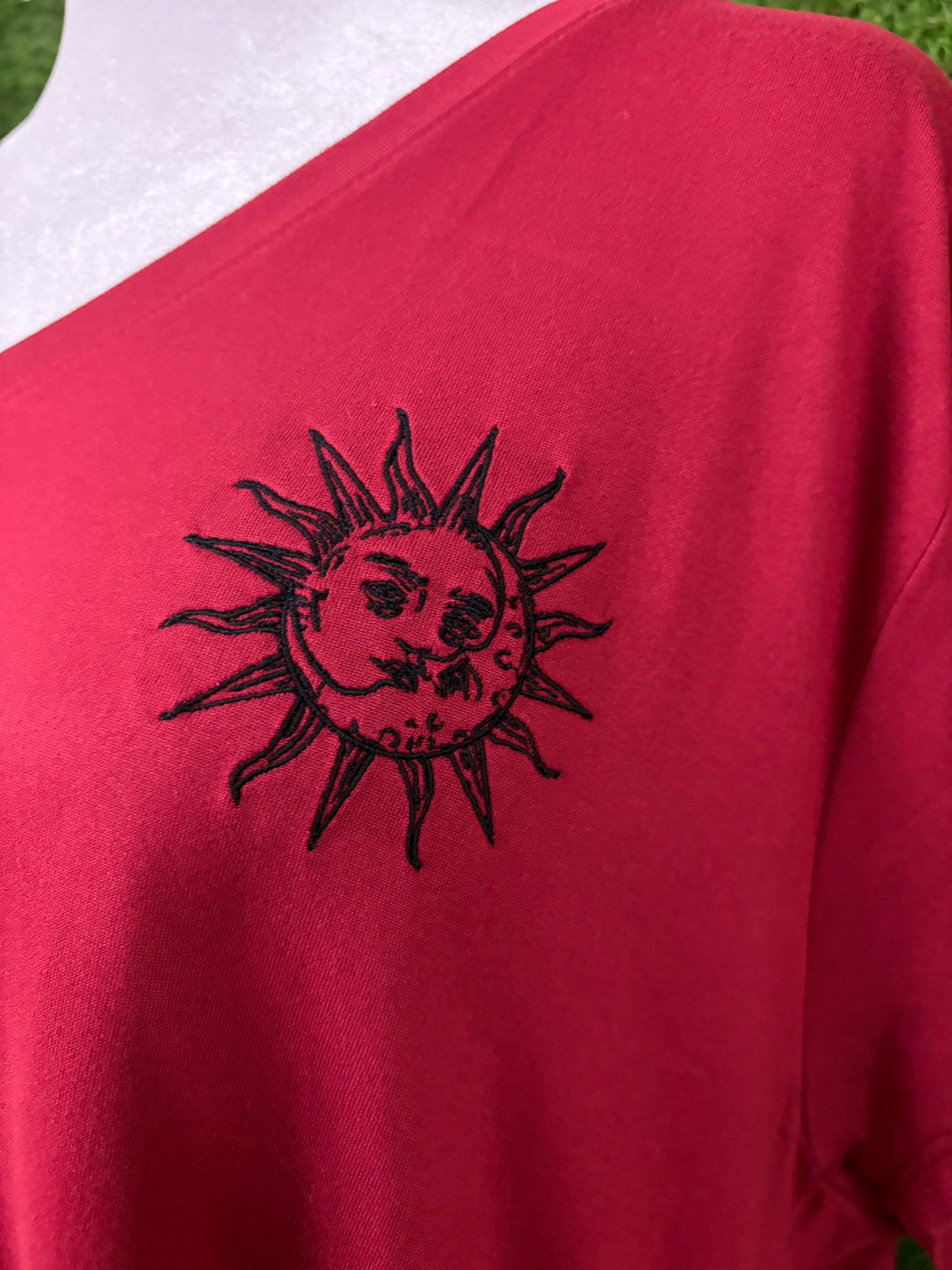 Moon & Sun Red V-Neck T-Shirt 3XL