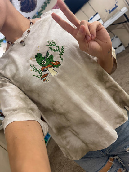 Banjo Frog Cropped Oversized Tee XS