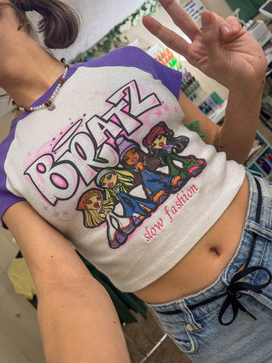 Bratz Slow Fashion Cropped Tee M