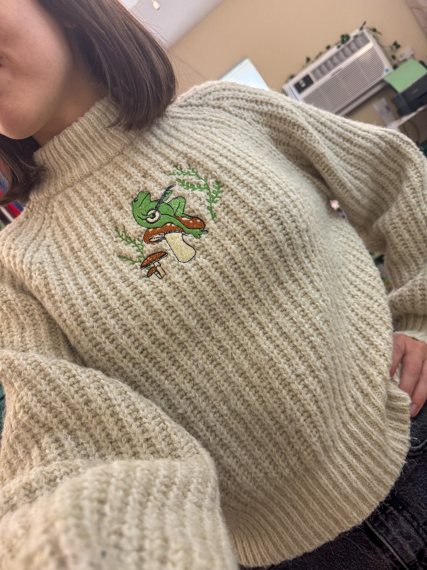 Banjo Frog Sweater XS