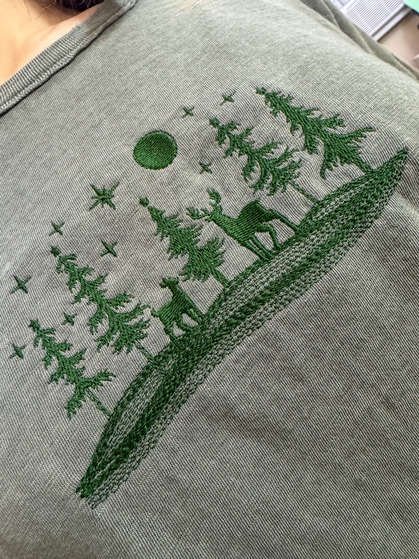 Reindeer Scene Green T-Shirt M