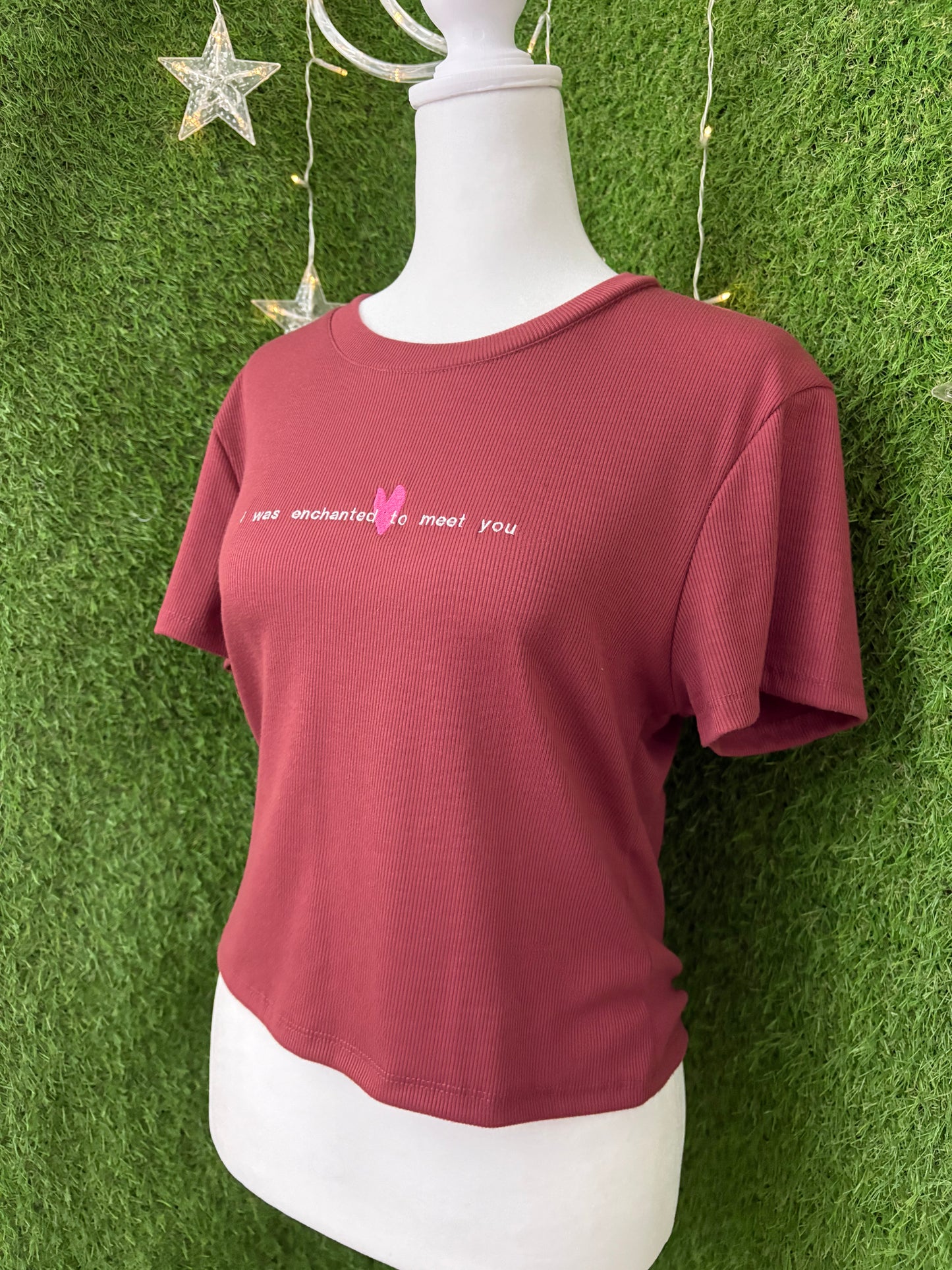 Enchanted Red/Brownish Cropped Tee L
