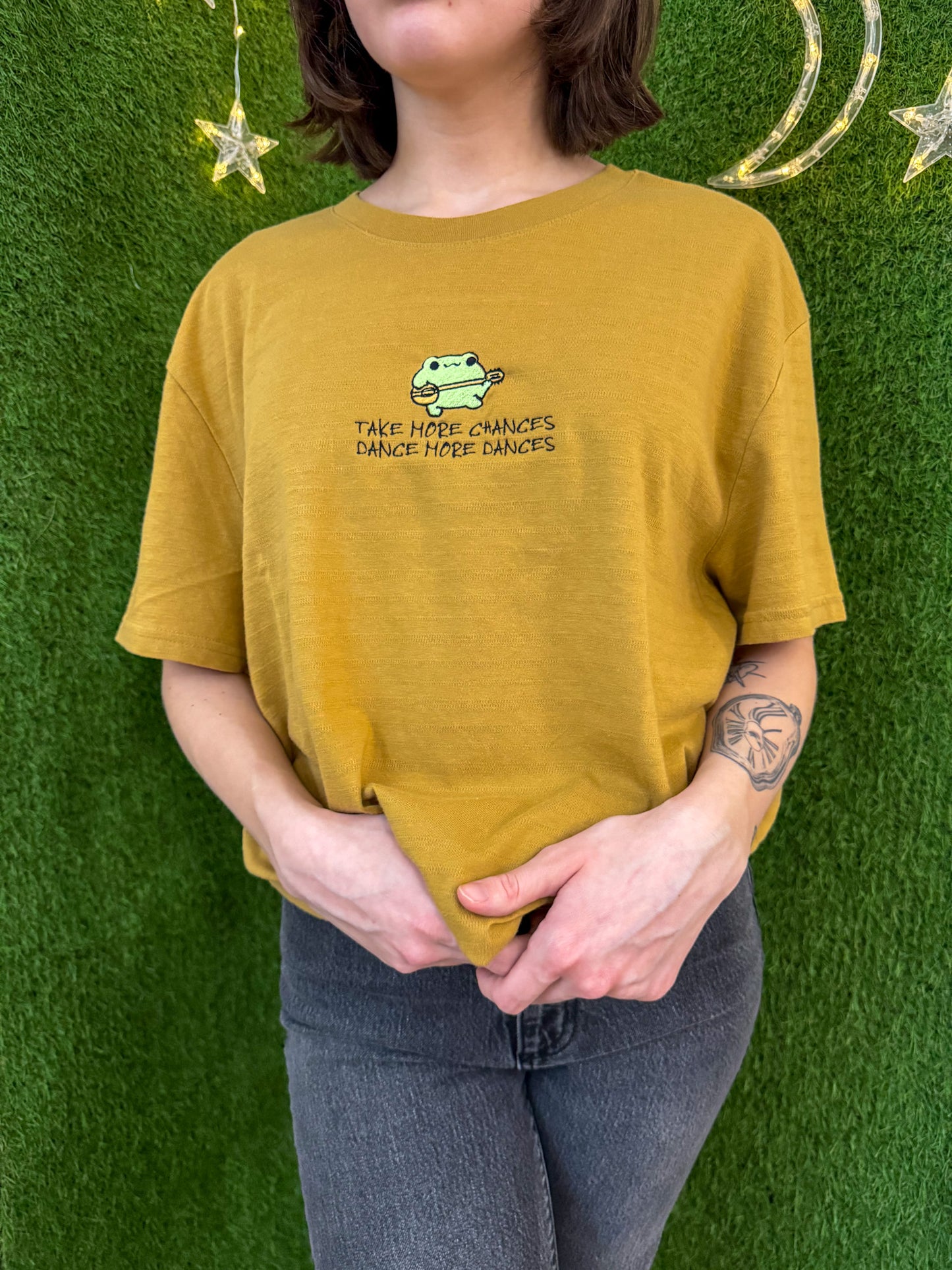 Dancing Frog Yellow T-Shirt L