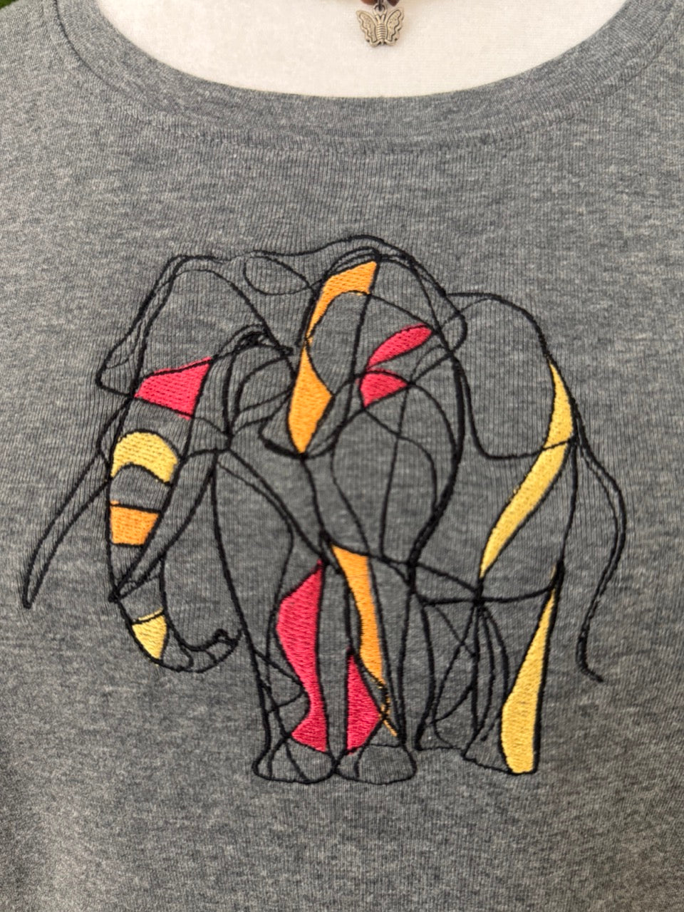 Abstract Elephant Grey T-Shirt L